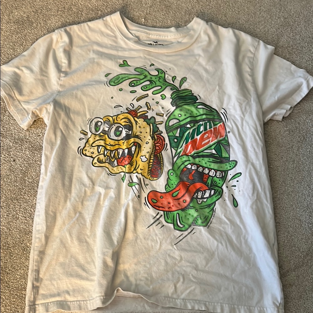Hollister Graphic Tee